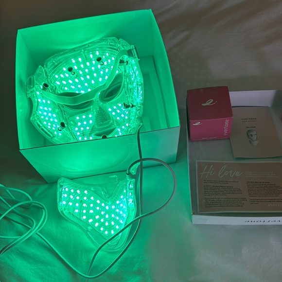 Great used condition, Evertone OMNIGLOW LED FACE & Neck mask. 7 LED colors - Picture 3 of 12